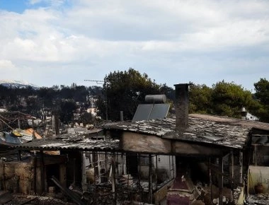 Έκτακτη οικονομική βοήθεια 20 εκατ. ευρώ στους πληγέντες των πυρκαγιών